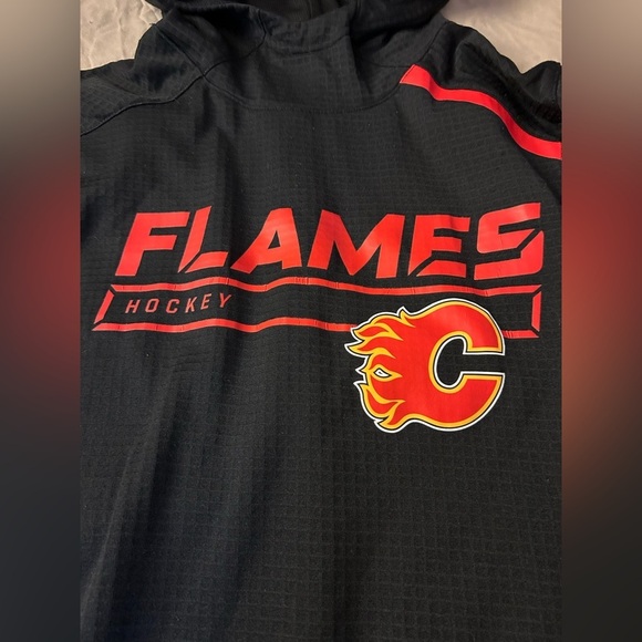 Calgary Flames Hockey Black Hoodie size small - Picture 3 of 5